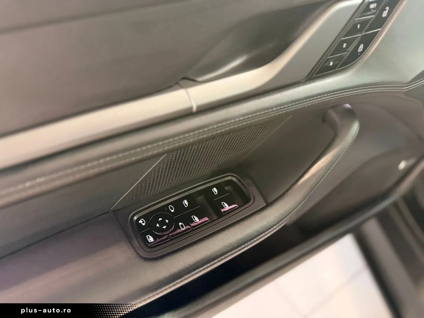 PORSCHE Taycan 4S APPROVED BOSE PANO 93 4 kWh 2.Display