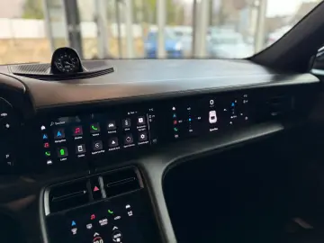 PORSCHE Taycan 4S APPROVED BOSE PANO 93 4 kWh 2.Display