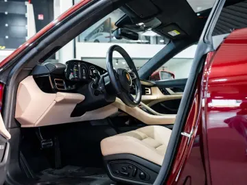 PORSCHE Taycan 4S 93.4 kWh - Sport design - 18-way - Spo