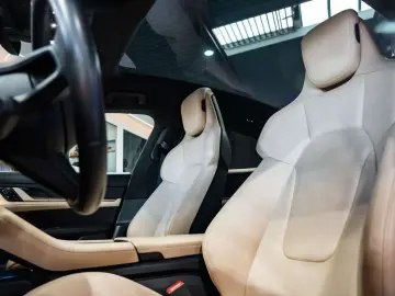 PORSCHE Taycan 4S 93.4 kWh - Sport design - 18-way - Spo