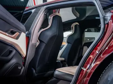 PORSCHE Taycan 4S 93.4 kWh - Sport design - 18-way - Spo