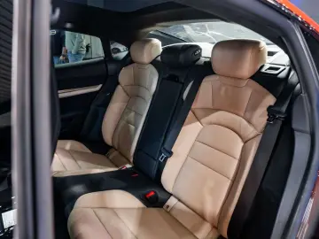 PORSCHE Taycan 4S 93.4 kWh - Sport design - 18-way - Spo