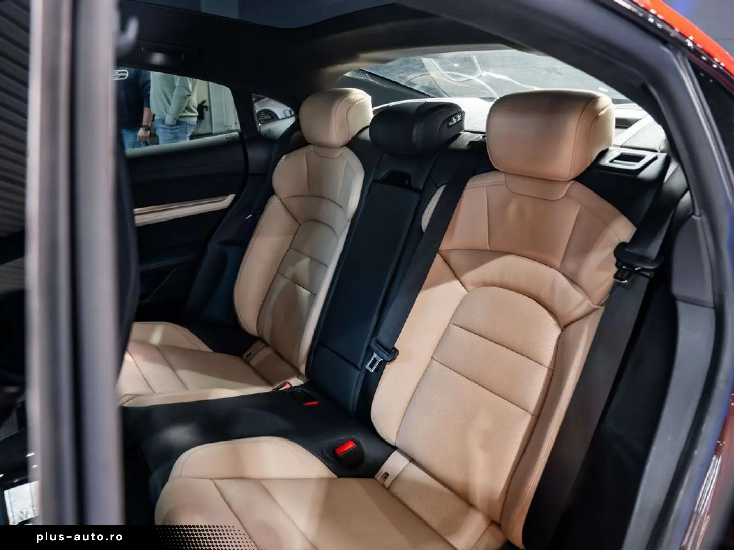 PORSCHE Taycan 4S 93.4 kWh - Sport design - 18-way - Spo