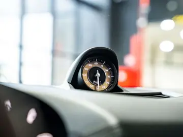 PORSCHE Taycan 4S 93.4 kWh - Sport design - 18-way - Spo