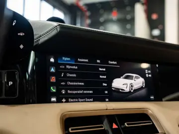 PORSCHE Taycan 4S 93.4 kWh - Sport design - 18-way - Spo