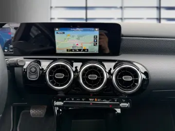 MERCEDES-BENZ A 250 e PANO NIGHT)LED CARPLAY ANDROID