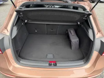 MERCEDES-BENZ A 250 e PANO NIGHT)LED CARPLAY ANDROID