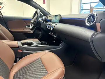 MERCEDES-BENZ A 250 e Progressive 360 Multibeam Dist&hellip;
