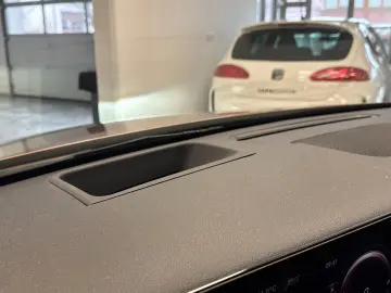 MERCEDES-BENZ A 250 e Progressive 360 Multibeam Dist&hellip;