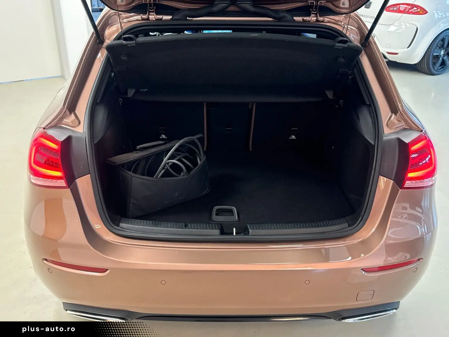 MERCEDES-BENZ A 250 e Progressive 360 Multibeam Dist&hellip;