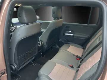 MERCEDES-BENZ EQB250  Adv  DISTRO Pano HUD KeyGo LED…