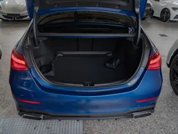 MERCEDES-BENZ C 180 AMG-Sport 360 Pano Night AHK Mem…