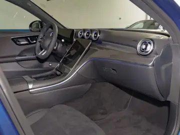 MERCEDES-BENZ C 180 AMG-Sport 360 Pano Night AHK Mem…