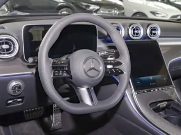 MERCEDES-BENZ C 180 AMG-Sport 360 Pano Night AHK Mem…
