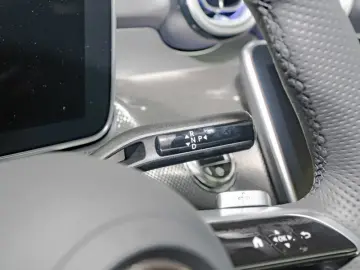 MERCEDES-BENZ C 180 AMG-Sport 360 Pano Night AHK Mem…