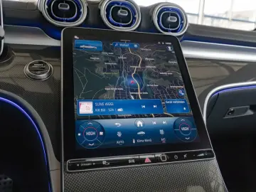 MERCEDES-BENZ C 180 AMG-Sport 360 Pano Night AHK Mem…