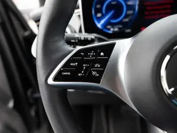 MERCEDES-BENZ EQE 350 SUV 4M ElectricArt LED 360 AHK…