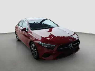 MERCEDES-BENZ A 180 Limousine AUT DynLicht Fernlicht…