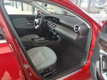 MERCEDES-BENZ A 180 Limousine AUT DynLicht Fernlicht&hellip;