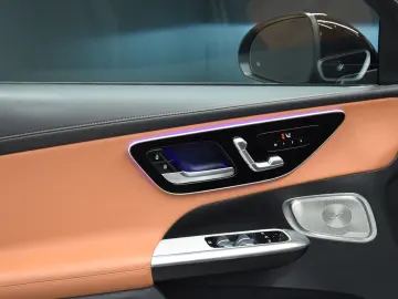 MERCEDES-BENZ GLC 400 e 4Matic AMG Line Pano Distron…