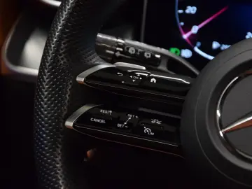 MERCEDES-BENZ GLC 400 e 4Matic AMG Line Pano Distron…