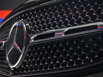 MERCEDES-BENZ GLC 400 e 4Matic AMG Line Pano Distron…