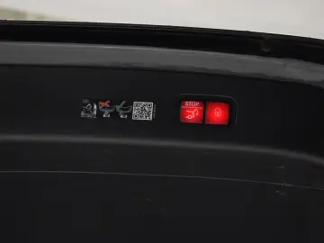 MERCEDES-BENZ GLC 400 e 4Matic AMG Line Pano Distron…