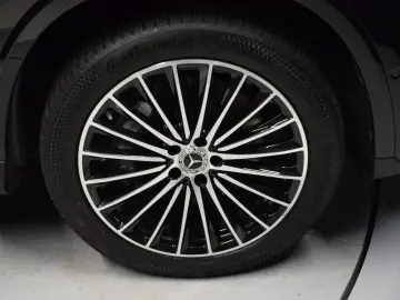 MERCEDES-BENZ GLC 400 e 4Matic AMG Line Pano Distron…