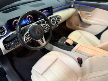 MERCEDES-BENZ A 250 e 8G Limo PANO LEDER BEIGE HUD WIDE 360