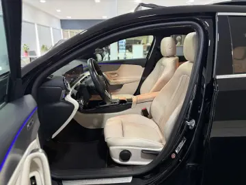 MERCEDES-BENZ A 250 e 8G Limo PANO LEDER BEIGE HUD WIDE 360