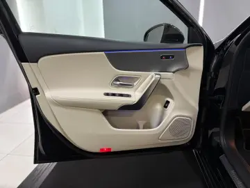 MERCEDES-BENZ A 250 e 8G Limo PANO LEDER BEIGE HUD WIDE 360