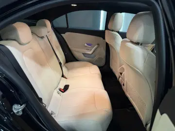 MERCEDES-BENZ A 250 e 8G Limo PANO LEDER BEIGE HUD WIDE 360