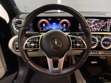 MERCEDES-BENZ A 250 e 8G Limo PANO LEDER BEIGE HUD WIDE 360