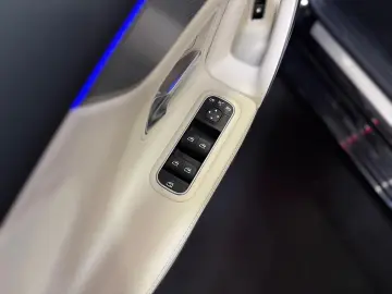 MERCEDES-BENZ A 250 e 8G Limo PANO LEDER BEIGE HUD WIDE 360