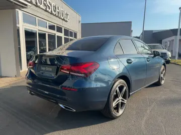 MERCEDES-BENZ A 250 e Limousine PROGRESSIVE NIGHT AH…