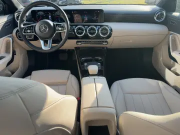 MERCEDES-BENZ A 250 e Limousine PROGRESSIVE NIGHT AH…