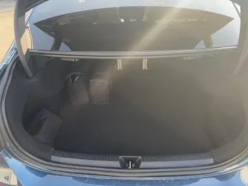 MERCEDES-BENZ A 250 e Limousine PROGRESSIVE NIGHT AH…