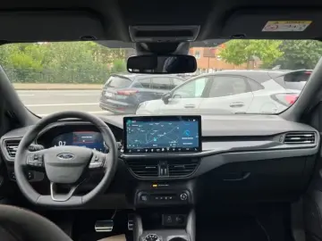 Ford Focus ST-Line X 18'' Styling Driver Assistance Package