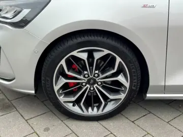 Ford Focus ST-Line X 18'' Styling Driver Assistance Package