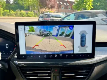 Ford Focus ST-Line X Styling- Easy-Parking-