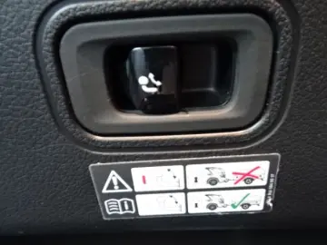 MERCEDES-BENZ CLE 180 Coupé  AMG Night Panorama Memo…