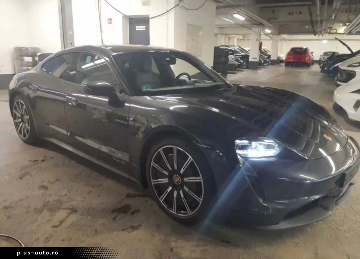 PORSCHE Taycan Performance Pano Alu 20  InnoDrive 5-Sitz