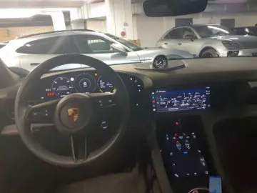 PORSCHE Taycan Performance Pano Alu 20  InnoDrive 5-Sitz