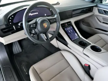 PORSCHE Taycan Sport Turismo Perf.Plus Hinterachslenkung