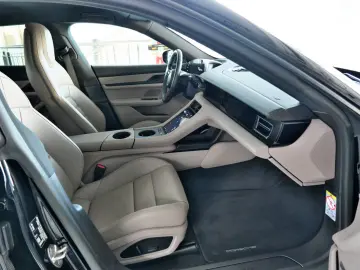 PORSCHE Taycan Sport Turismo Perf.Plus Hinterachslenkung