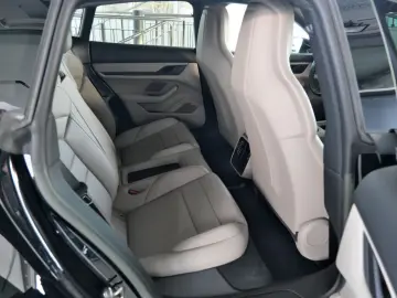 PORSCHE Taycan Sport Turismo Perf.Plus Hinterachslenkung