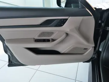 PORSCHE Taycan Sport Turismo Perf.Plus Hinterachslenkung