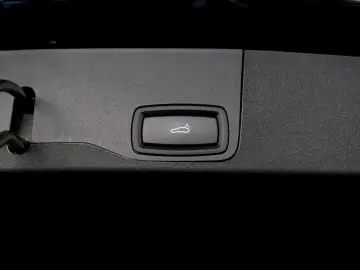 PORSCHE Taycan Sport Turismo Perf.Plus Hinterachslenkung