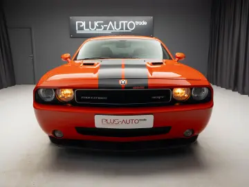 Dodge Challenger SRT-8