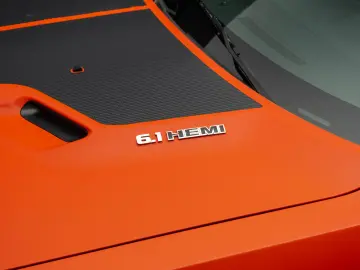 Dodge Challenger SRT-8